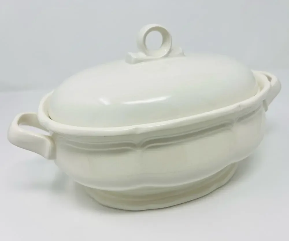 French Countryside by Mikasa 2.5 Quart Oval Covered Casserole All White Scallop